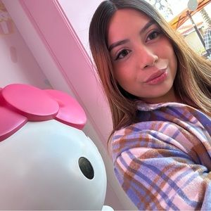 Meet your Posher, Marycarmen